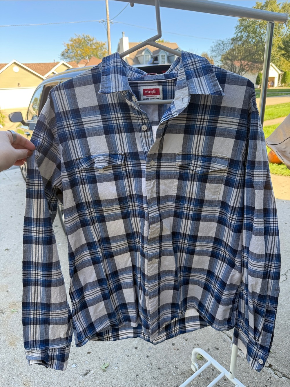 Wrangler Blue and White Plaid Casual Button-Down Shirt